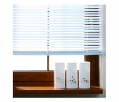 <h2>Innen-Jalousien</h2>
Innen-Jalousien sind nach wie vor das weit verbreitetste <a href="https://eurofenster.at/products/sonnenschutz-fur-innen/">Sonnenschutz</a>system. Sie regulieren effektiv den Lichteinfall und damit auch die Raumtemperatur.
Wir bieten Alu-Jalousien in beinahe 100 Farben. Je nach Wunsch können alle Jalousien-Elemente wie Schnur, Lamellen und Schienen farblich aufeinander abgestimmt werden. Wir bieten Lamellen in den Breiten 16 mm, 25 mm und 50 mm an.

[filedownload ids="1841,1842"]